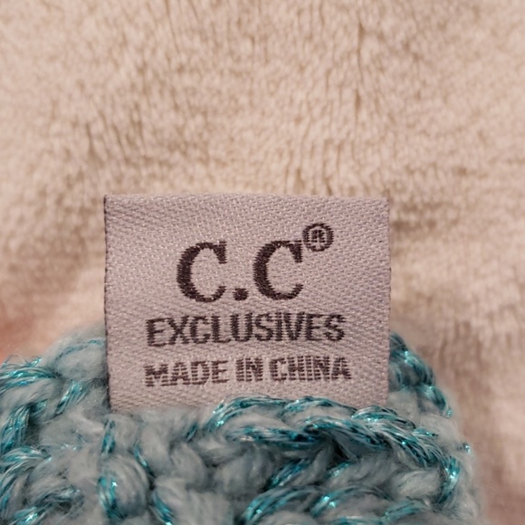 CC messy bun hat - Picture 4 of 4